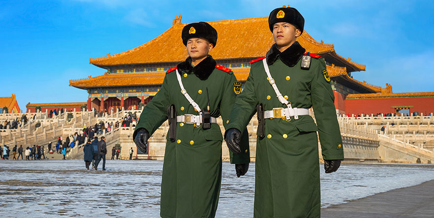 Two Chinese soldiers of patrol.