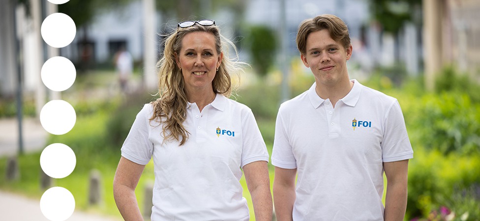 Kvinna och man utomhus