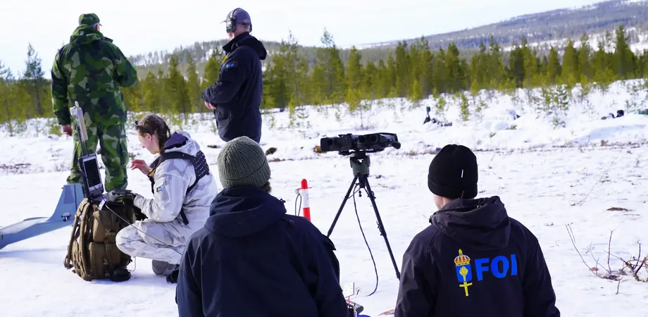 Demonstration av patrullrobot under övningen Arctic strike i mars 2025. Foto: FOI 